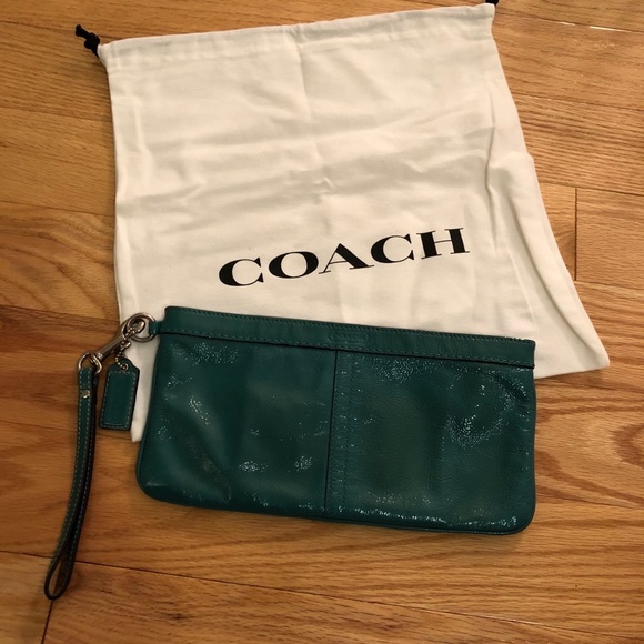 Coach Handbags - Coach Wristlet